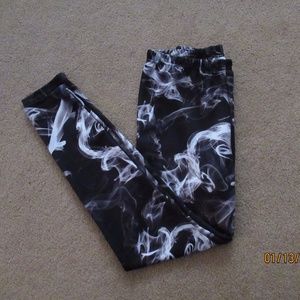Xhilaration Smoke Pattern Leggings